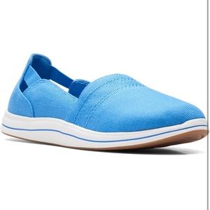 Clarks Women's Breeze Step Loafer slip on blue Size 9